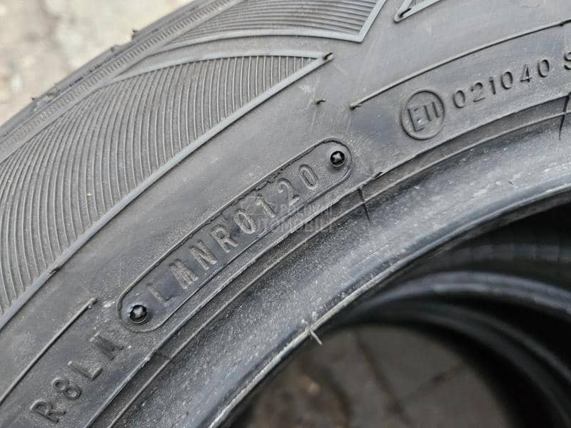 Falken 215/55 R17 Letnja