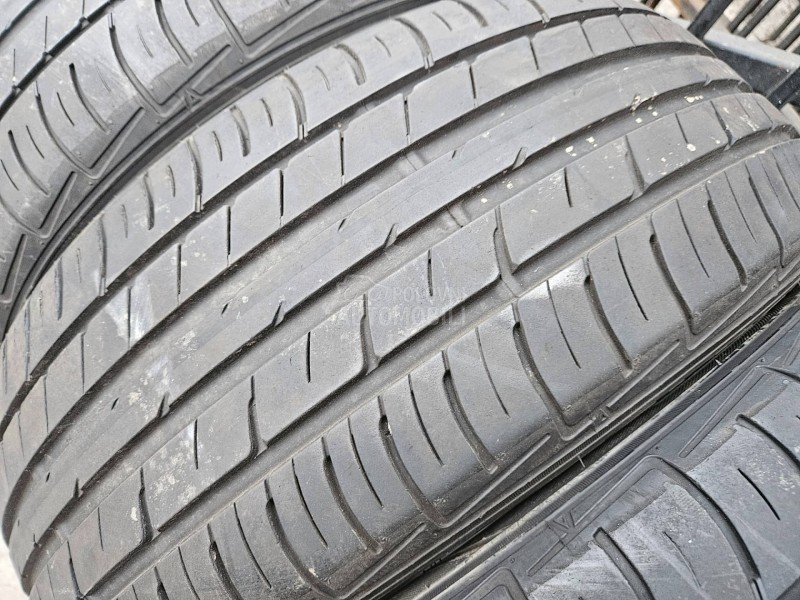 Falken 215/55 R17 Letnja
