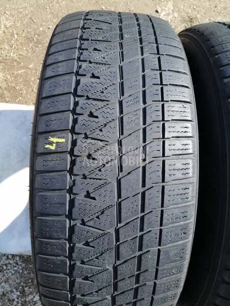 Kumho 235/65 R17 Zimska