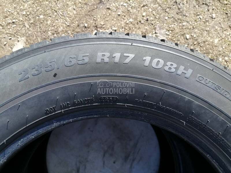 Kumho 235/65 R17 Zimska