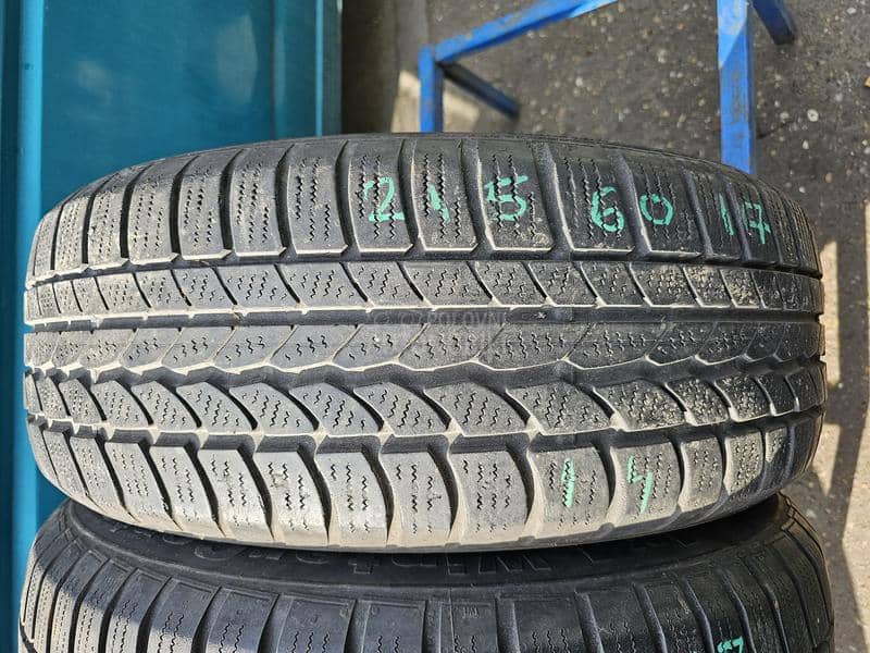 Continental 215/60 R17 Zimska