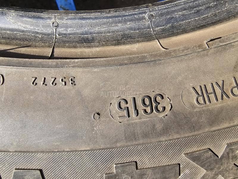 Continental 215/60 R17 Zimska