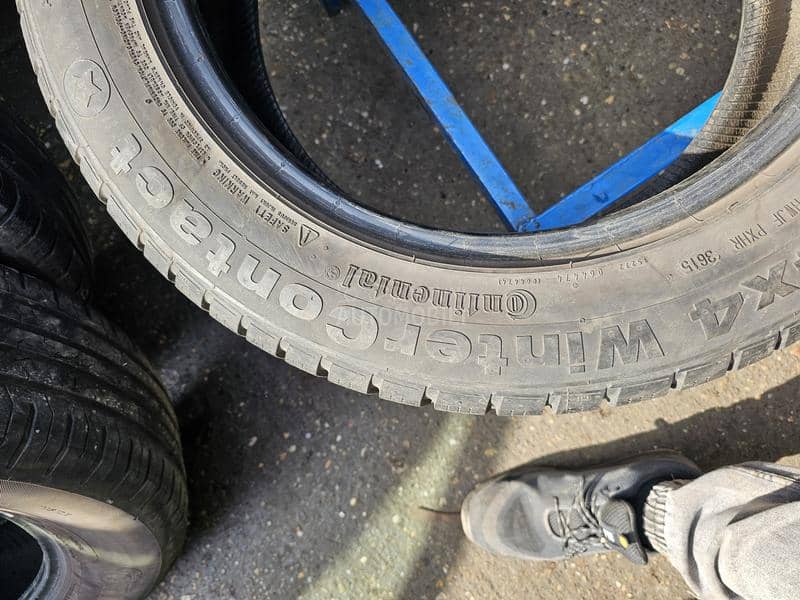 Continental 215/60 R17 Zimska