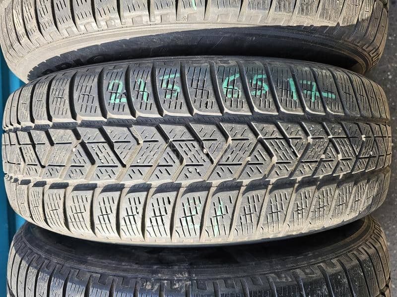 Pirelli 215/65 R17 Zimska