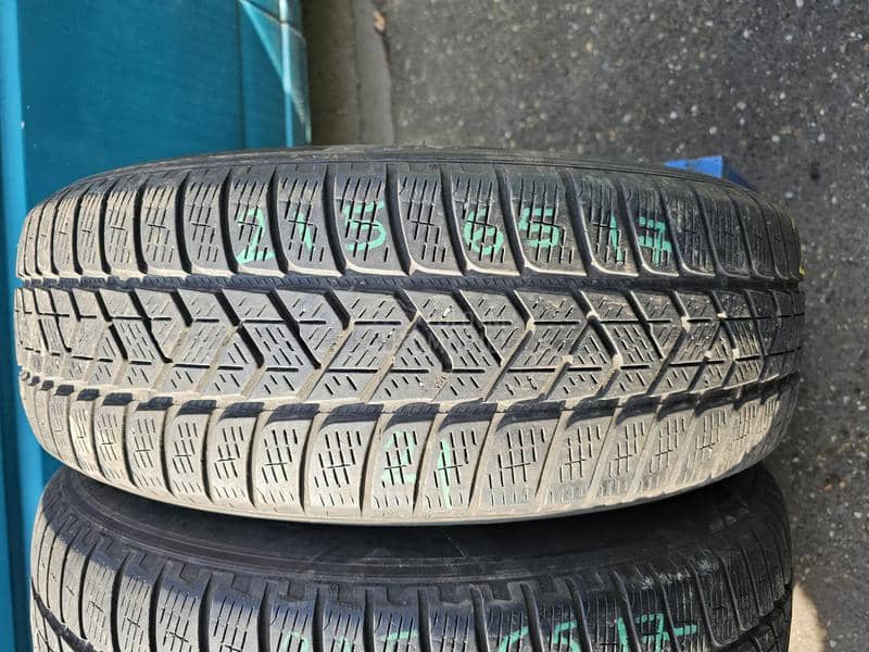 Pirelli 215/65 R17 Zimska