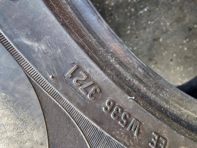 Pirelli 215/65 R17 Zimska