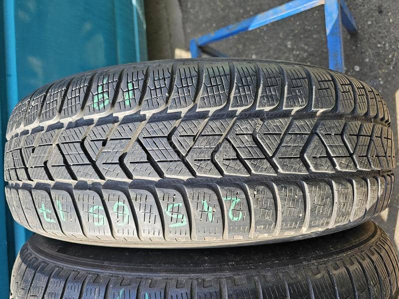 Pirelli 215/65 R17 Zimska