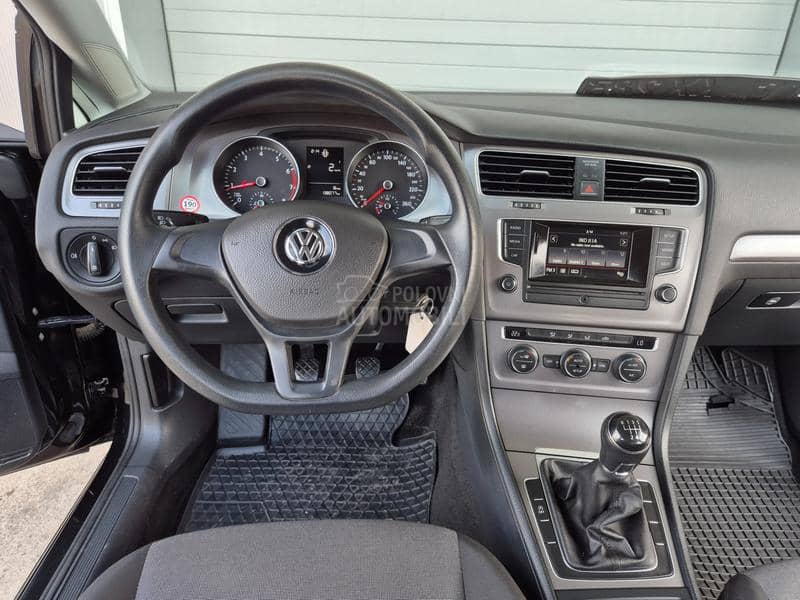 Volkswagen Golf 7 1.2 b