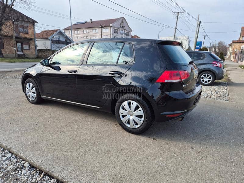 Volkswagen Golf 7 1.2 b
