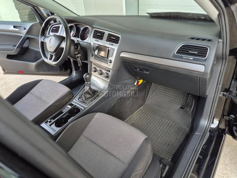 Volkswagen Golf 7 1.2 b