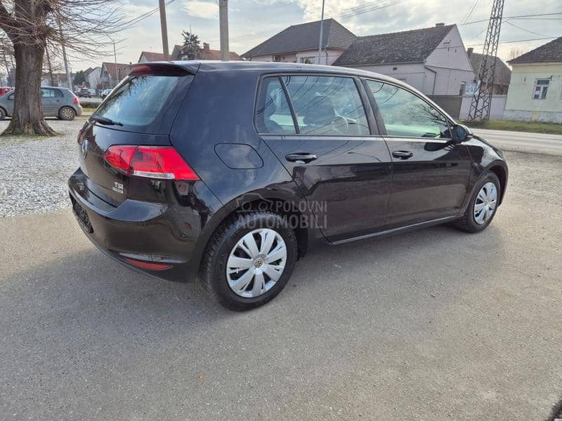 Volkswagen Golf 7 1.2 b