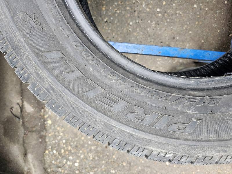 Pirelli 215/70 R16 Zimska