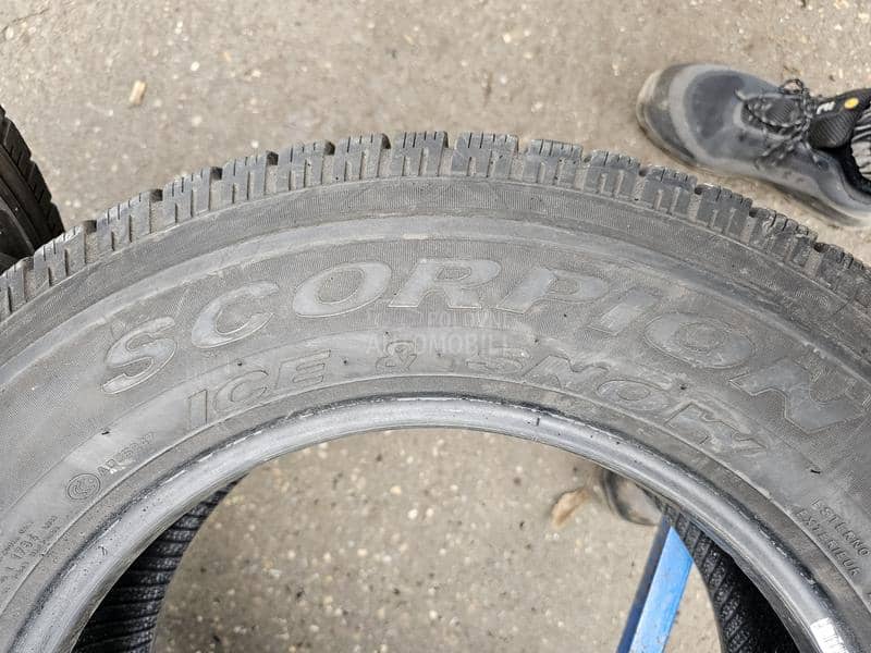 Pirelli 215/70 R16 Zimska