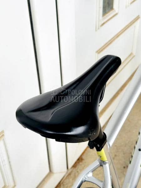 Specialized Sirrus x 28