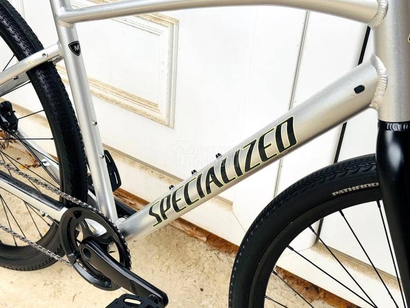 Specialized Sirrus x 28