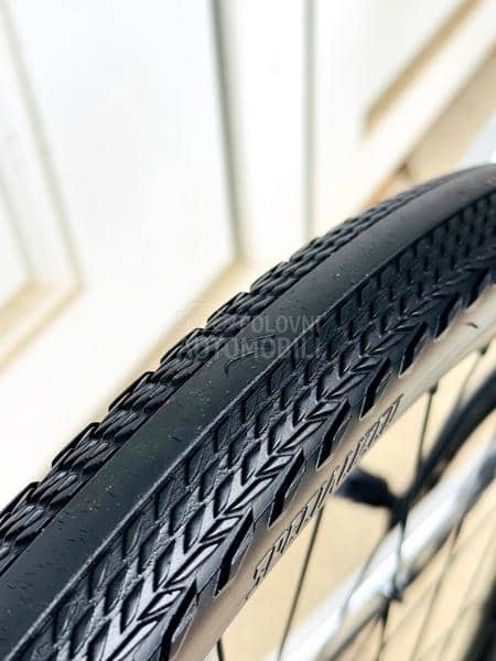 Specialized Sirrus x 28