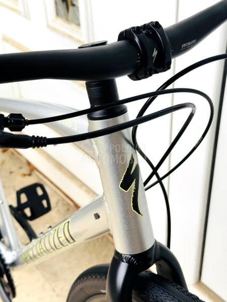 Specialized Sirrus x 28