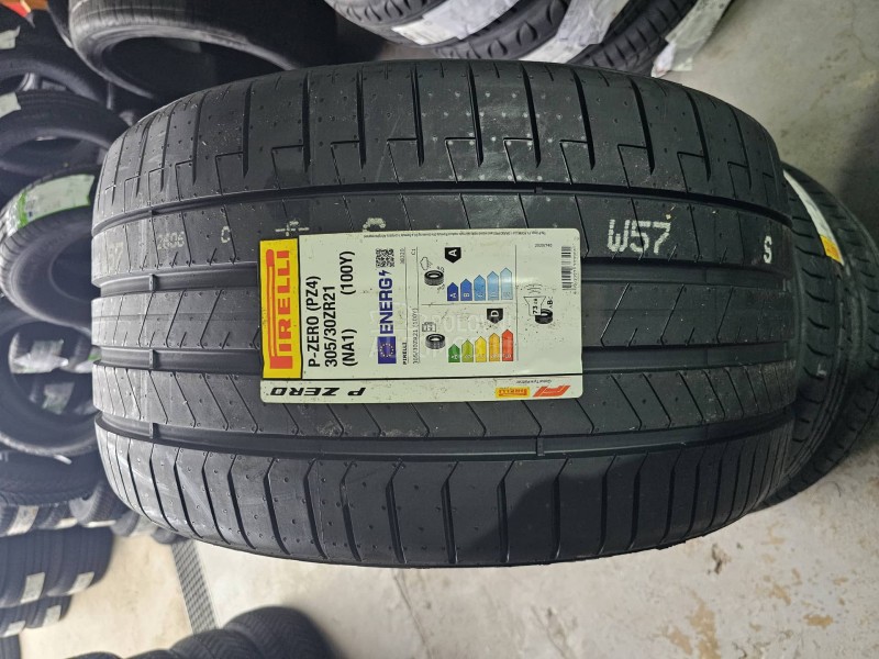 Pirelli 305/30 R21 Letnja