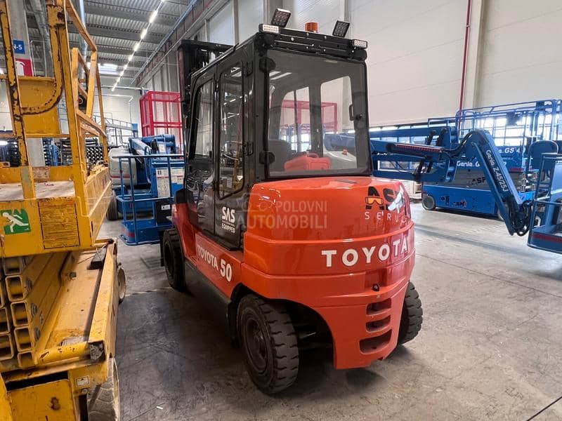 Toyota 7FBMF50 5t