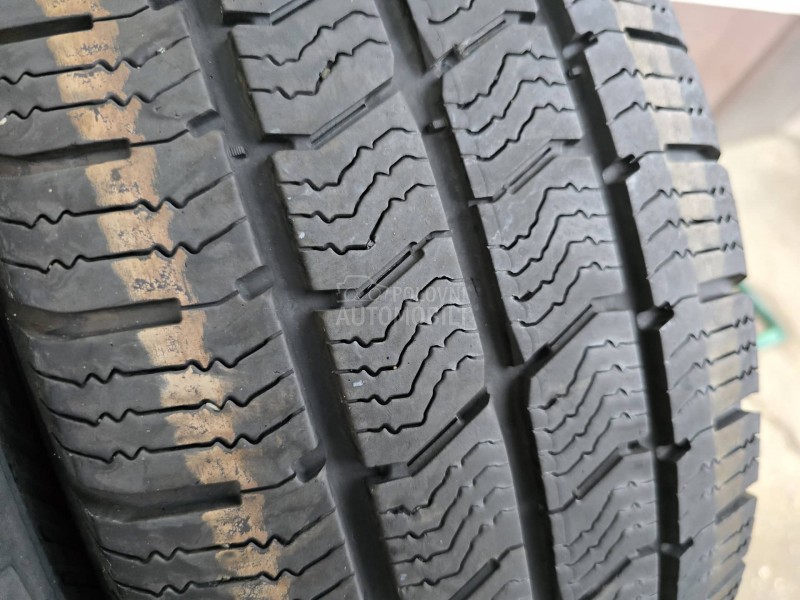 Barum 215/60 R17 Zimska