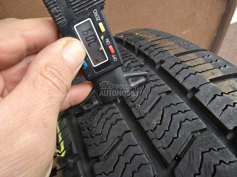 Barum 215/60 R17 Zimska