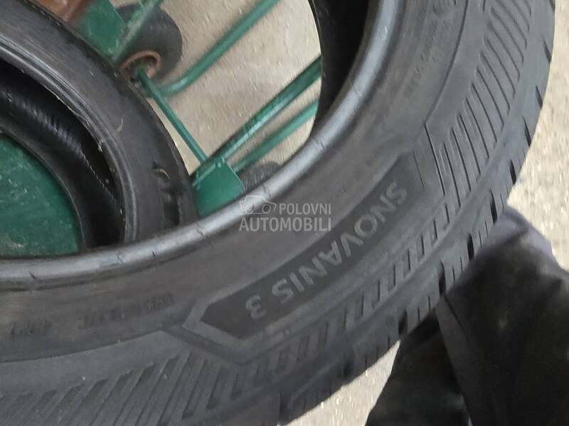 Barum 215/60 R17 Zimska