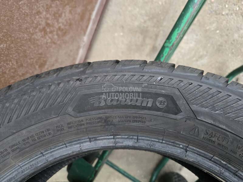 Barum 215/60 R17 Zimska