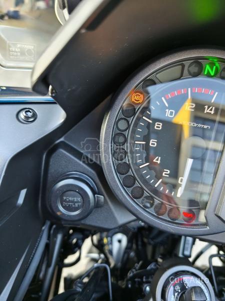 Kawasaki Versys 1100S