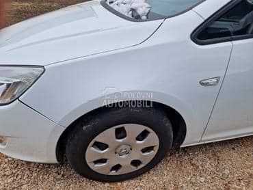 Krila bela boja za Opel Astra J
