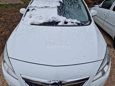 Hauba bela boja za Opel Astra J