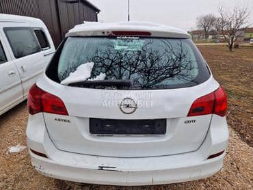 Gepek vrata karavan bela boja za Opel Astra J