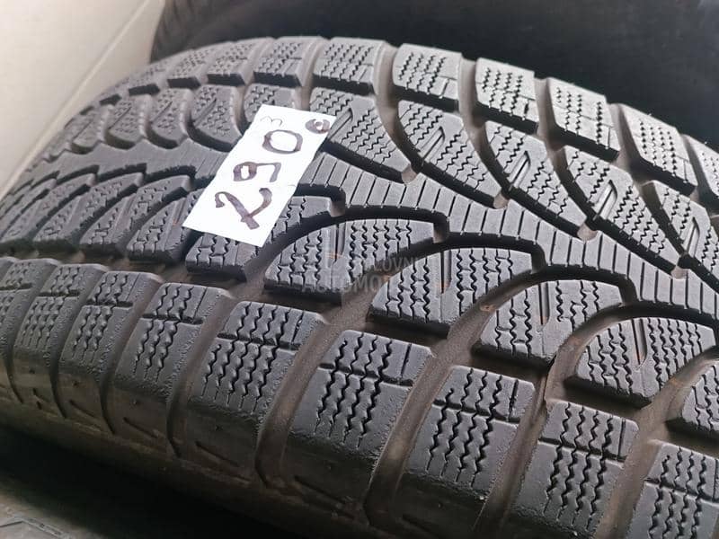 Bridgestone 235/60 R18 Zimska