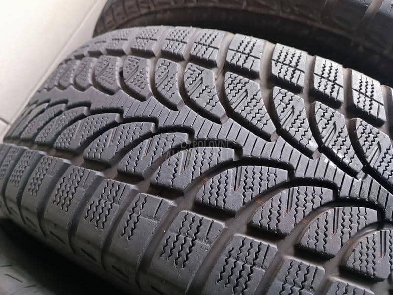 Bridgestone 235/60 R18 Zimska