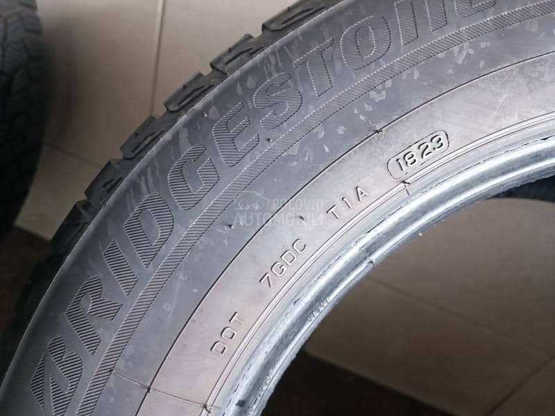 Bridgestone 235/60 R18 Zimska