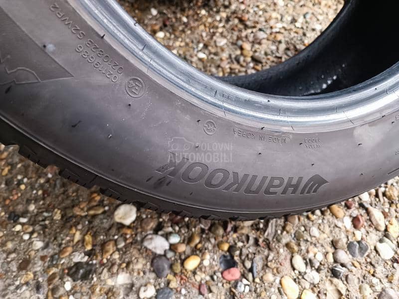 Hankook 235/55 R18 Zimska