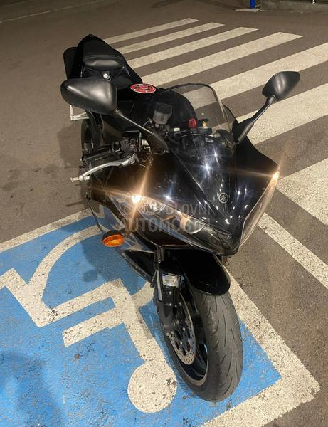 Yamaha r1