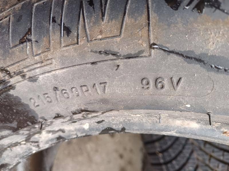 Michelin 215/60 R17 Letnja