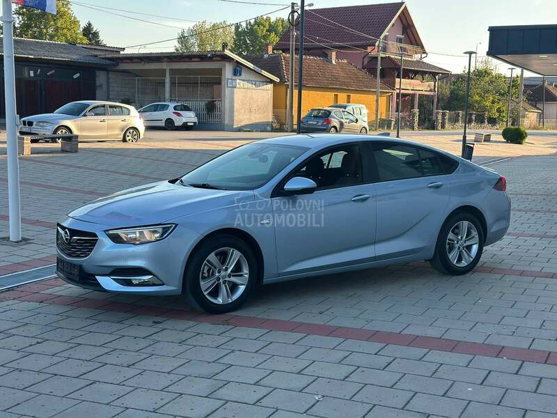 Opel Insignia 1.6CDTI SELECTION