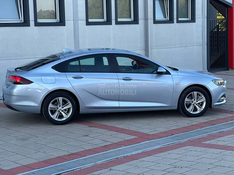 Opel Insignia 1.6CDTI SELECTION