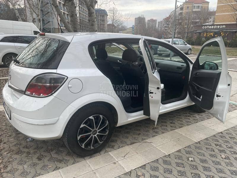 Opel Astra H 