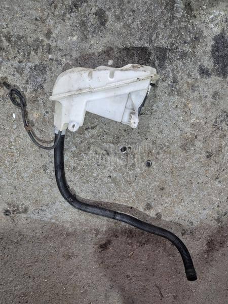 Posuda tecnost brisaca