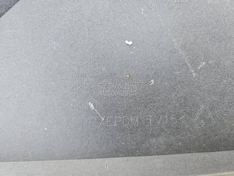 E TRON BRANIK 4KE PREDNJI