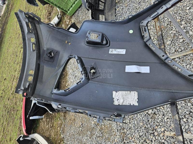 E TRON BRANIK 4KE PREDNJI