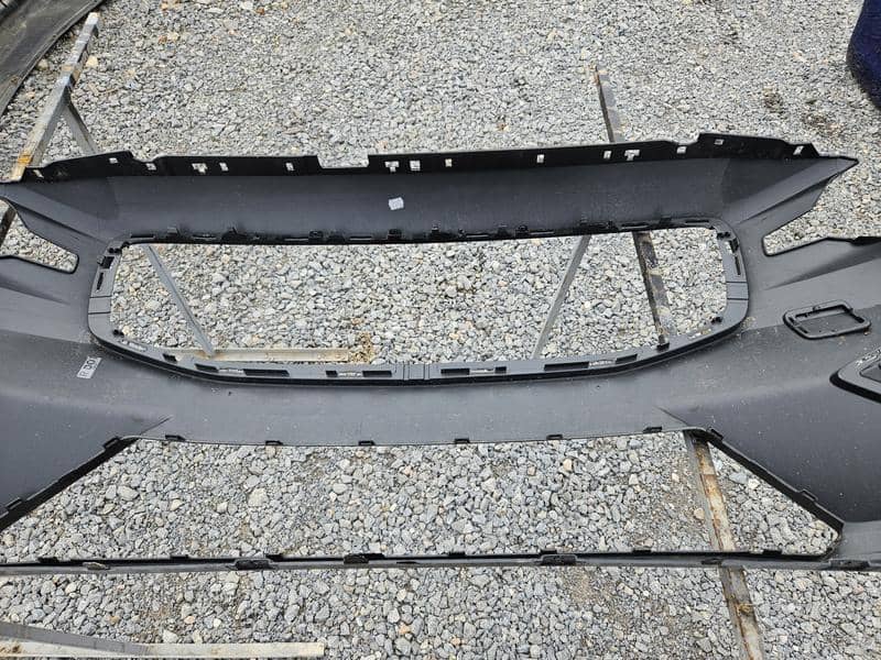 S60 V60 D3 BRANIK PREDNJI