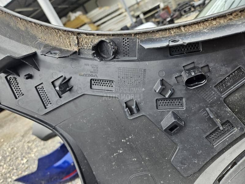 S60 V60 D3 BRANIK PREDNJI