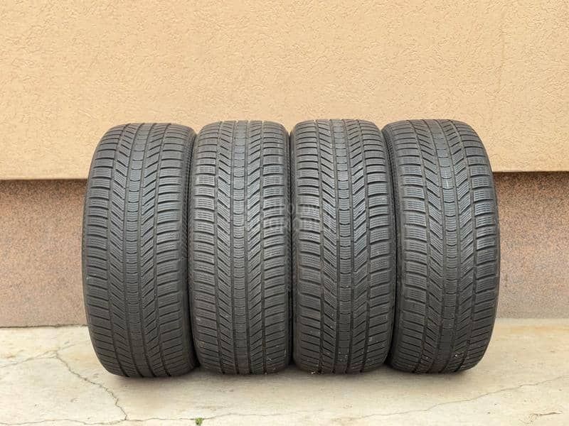 Continental 255/40 R21 Zimska