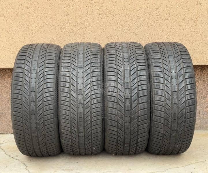 Continental 255/40 R21 Zimska