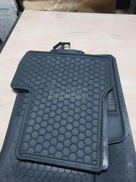 Tipske gumene patosnice