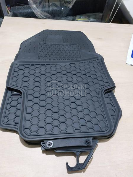 Tipske gumene patosnice