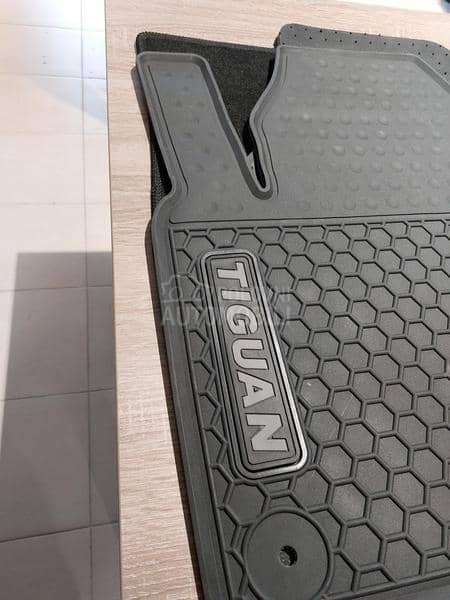 Tipske gumene patosnice